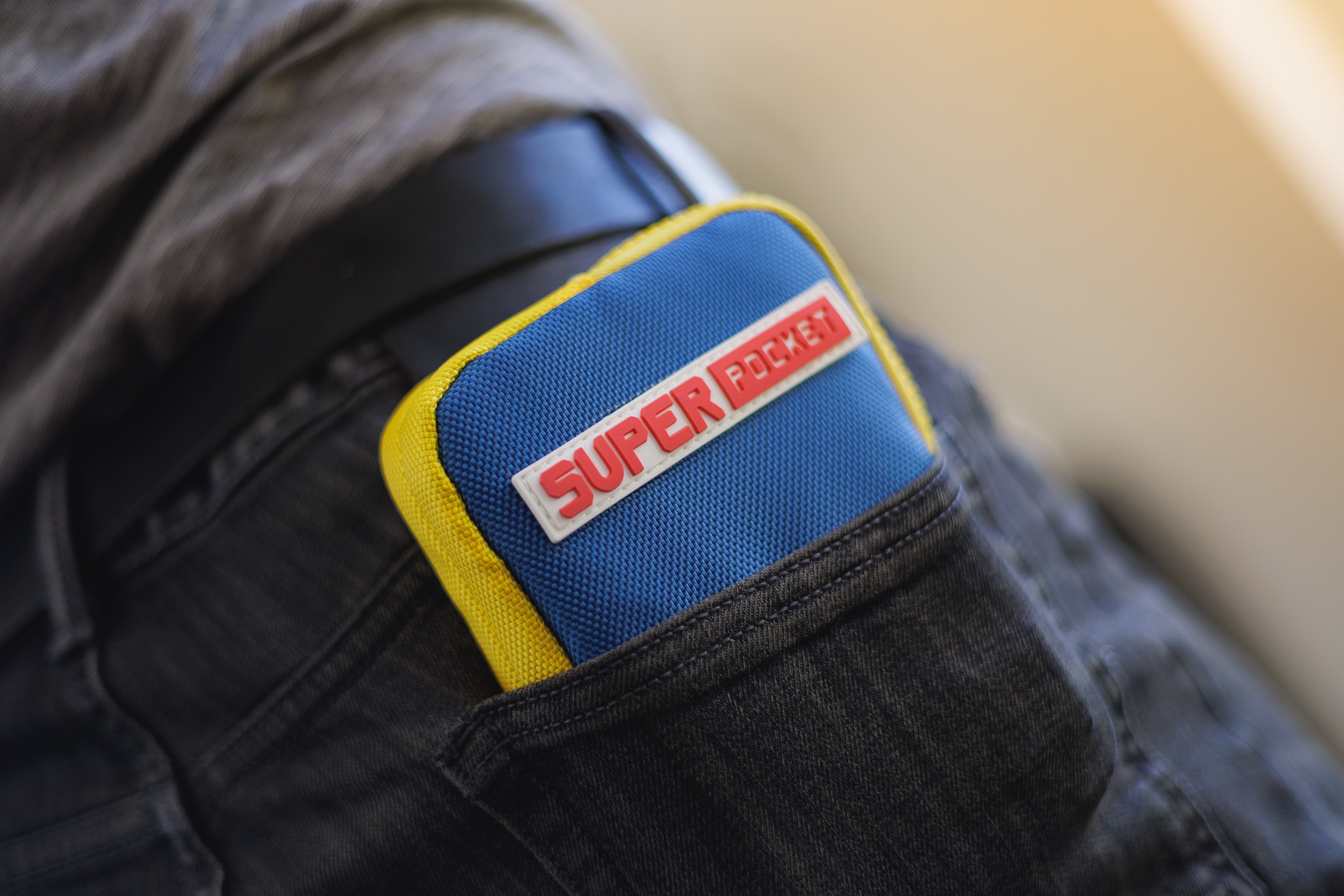 Super Pocket Case - Blue/Yellow