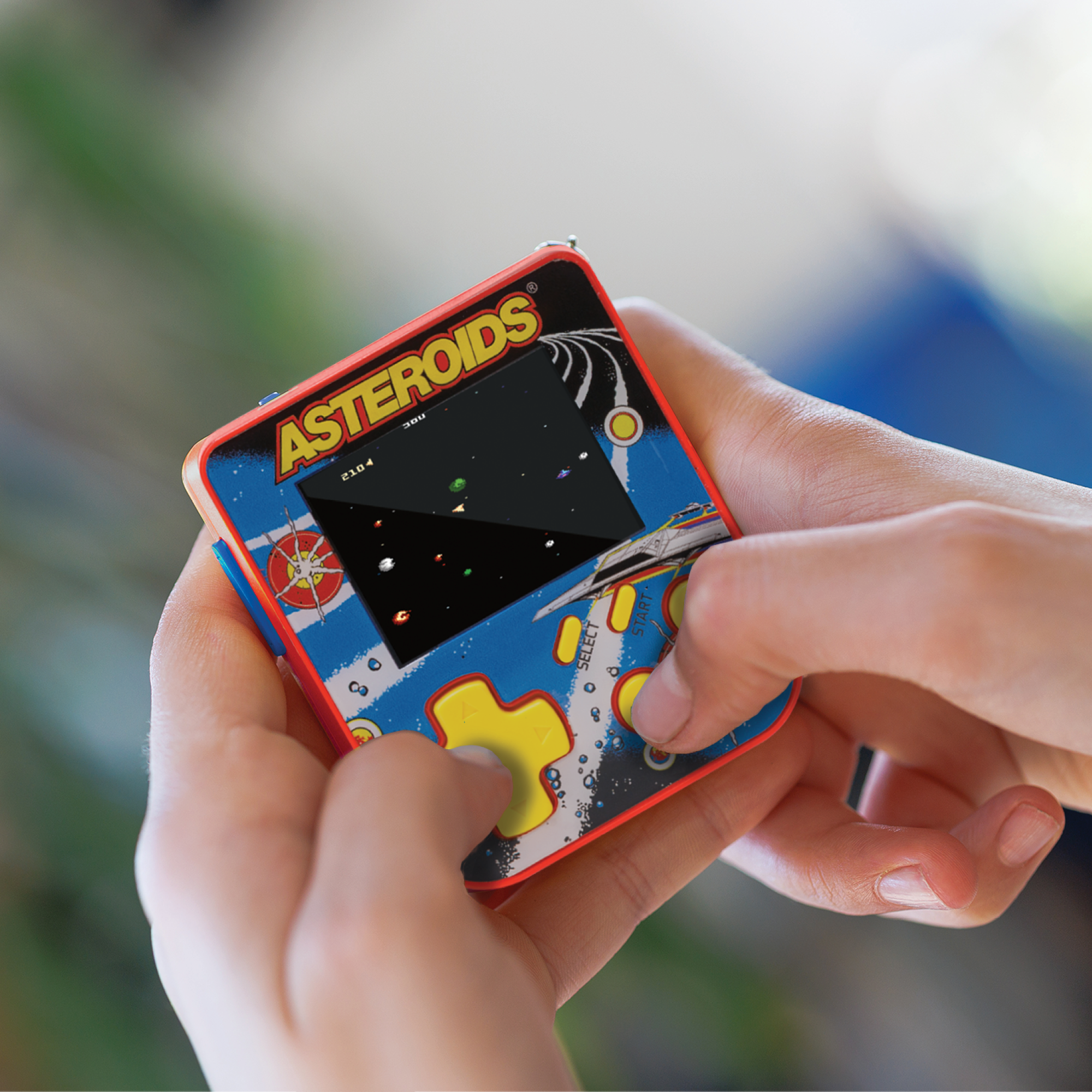 Super Micro Atari Retro Playable Gaming Keychain – Asteroids, Gravitar & Yars Revenge